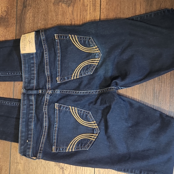 Hollister Skinny Jeans - Picture 2 of 11